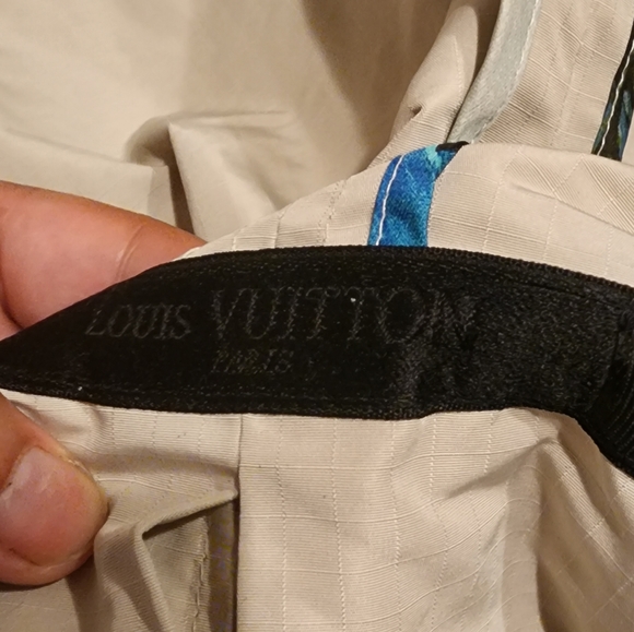AUTHENTIC LOUIS VUITTON TOP - Picture 11 of 16